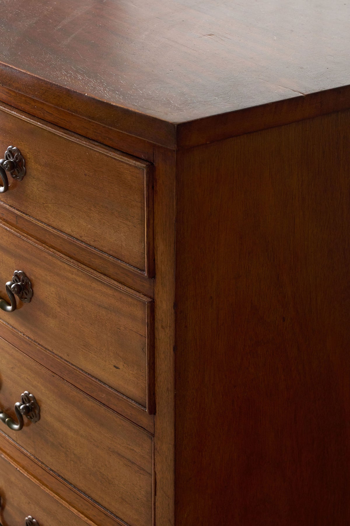 Edwardian Mahogany 8-Drawer Chest with Swan Pulls (c. 1910)