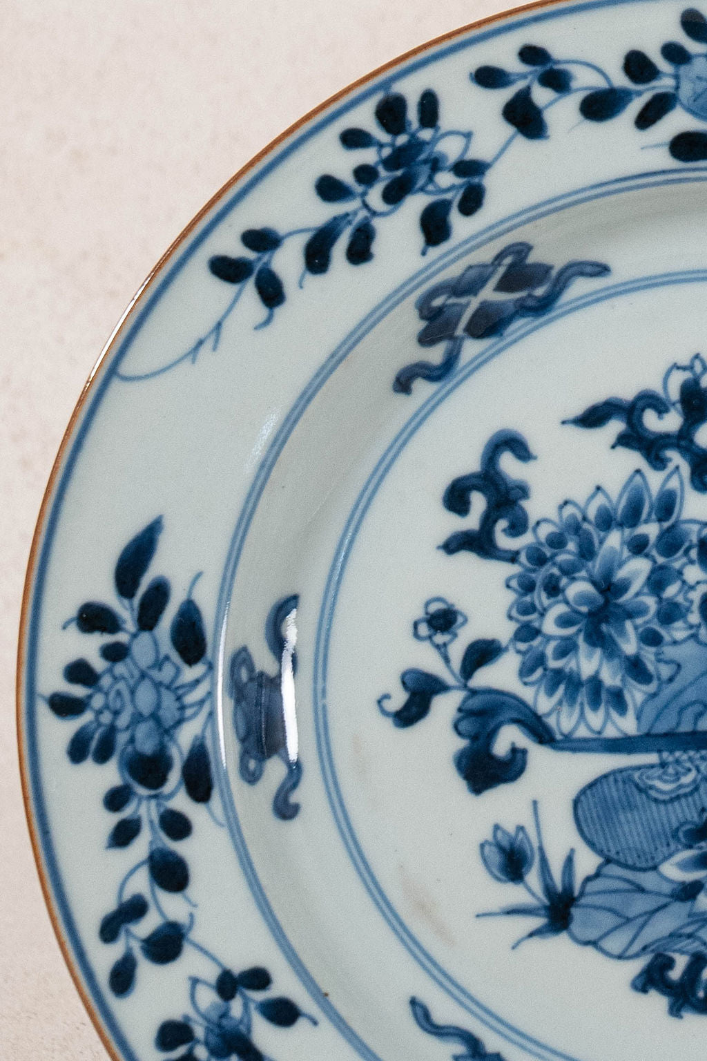 SET of 6 | 9” 18th Century Chinese Export Plates (c. 1750)