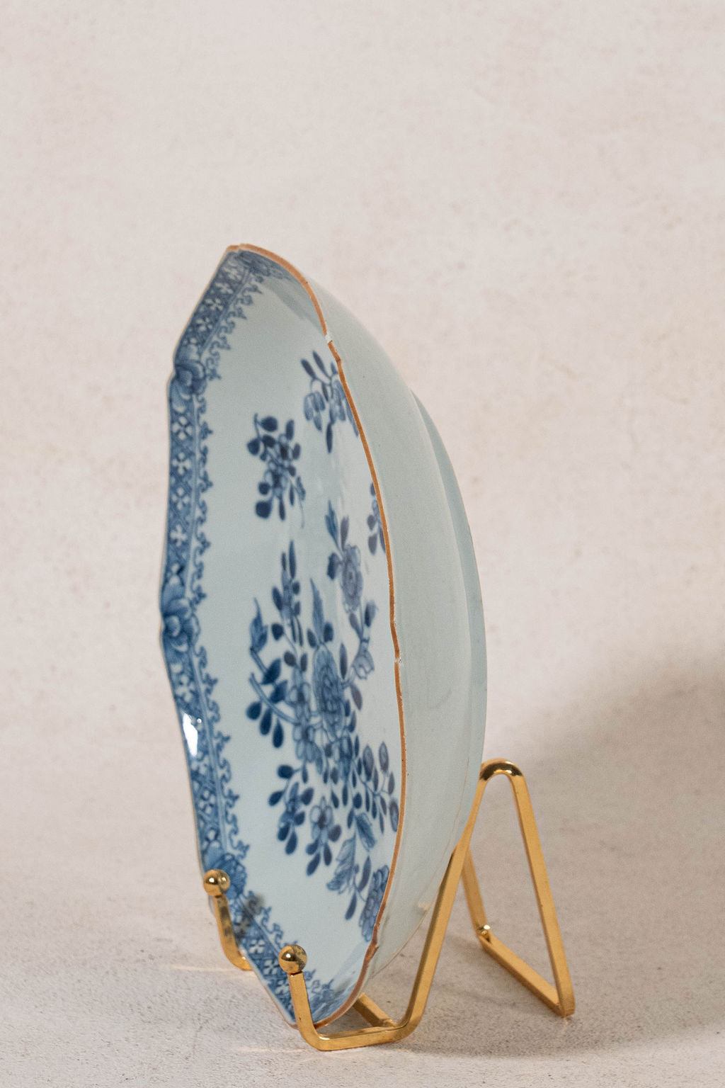18th Century Chinese Export Floral Plate / Shallow Bowl (c. 1780)