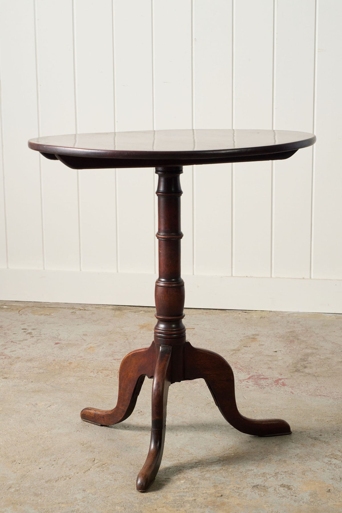 Early Georgian Mahogany Wine Table