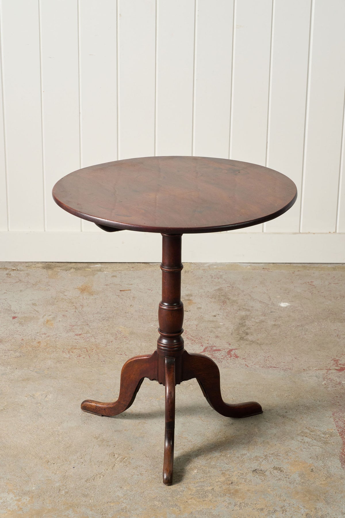 Early Georgian Mahogany Wine Table