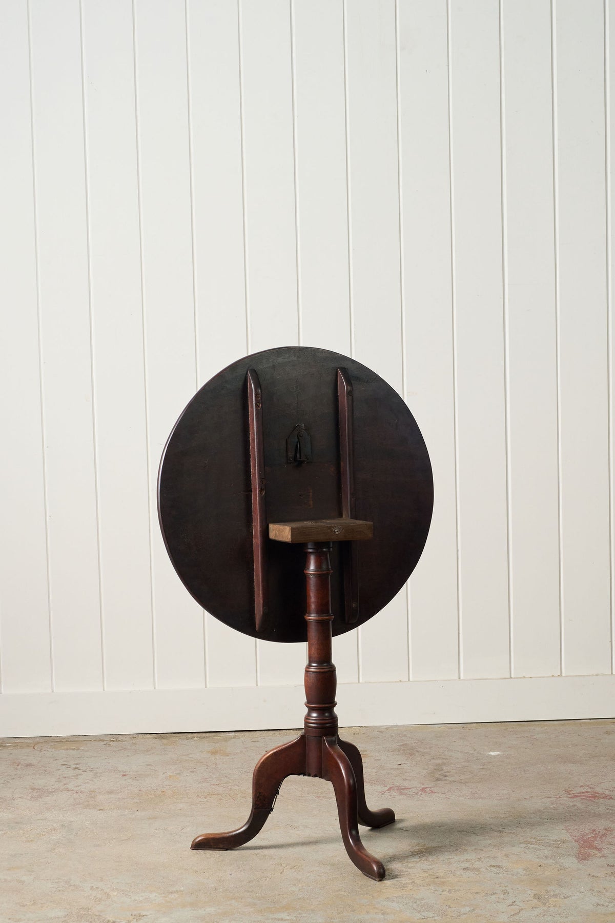 Early Georgian Mahogany Wine Table