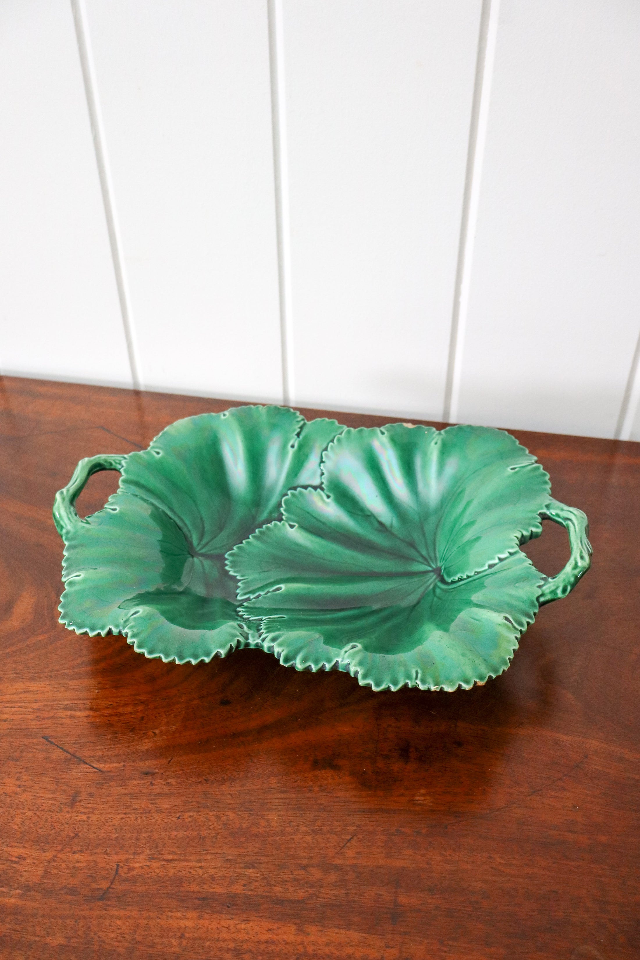 Copeland (c. 1860-1875) Green Majolica Overlapping Large Leaf Server