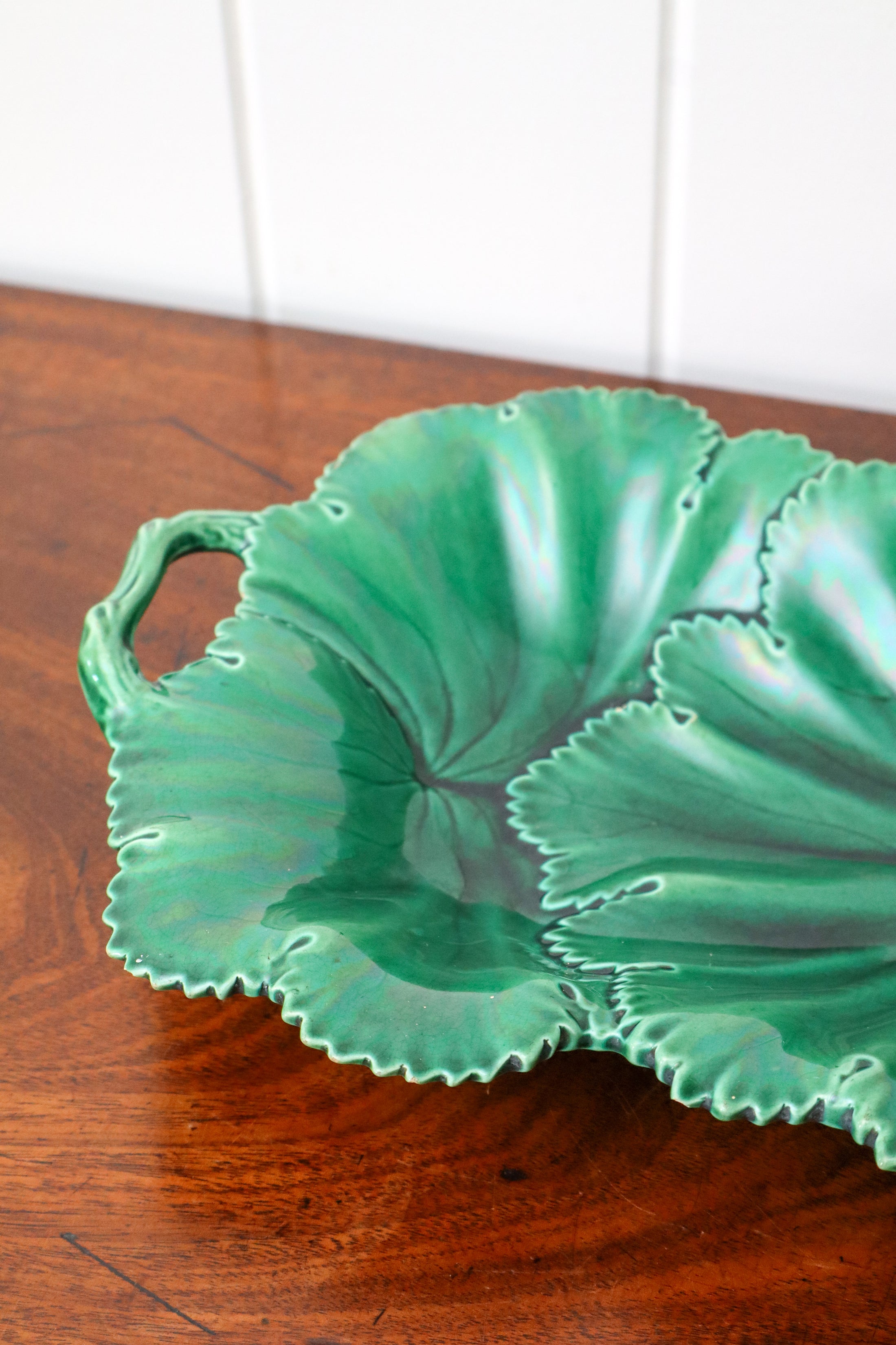 Copeland (c. 1860-1875) Green Majolica Overlapping Large Leaf Server