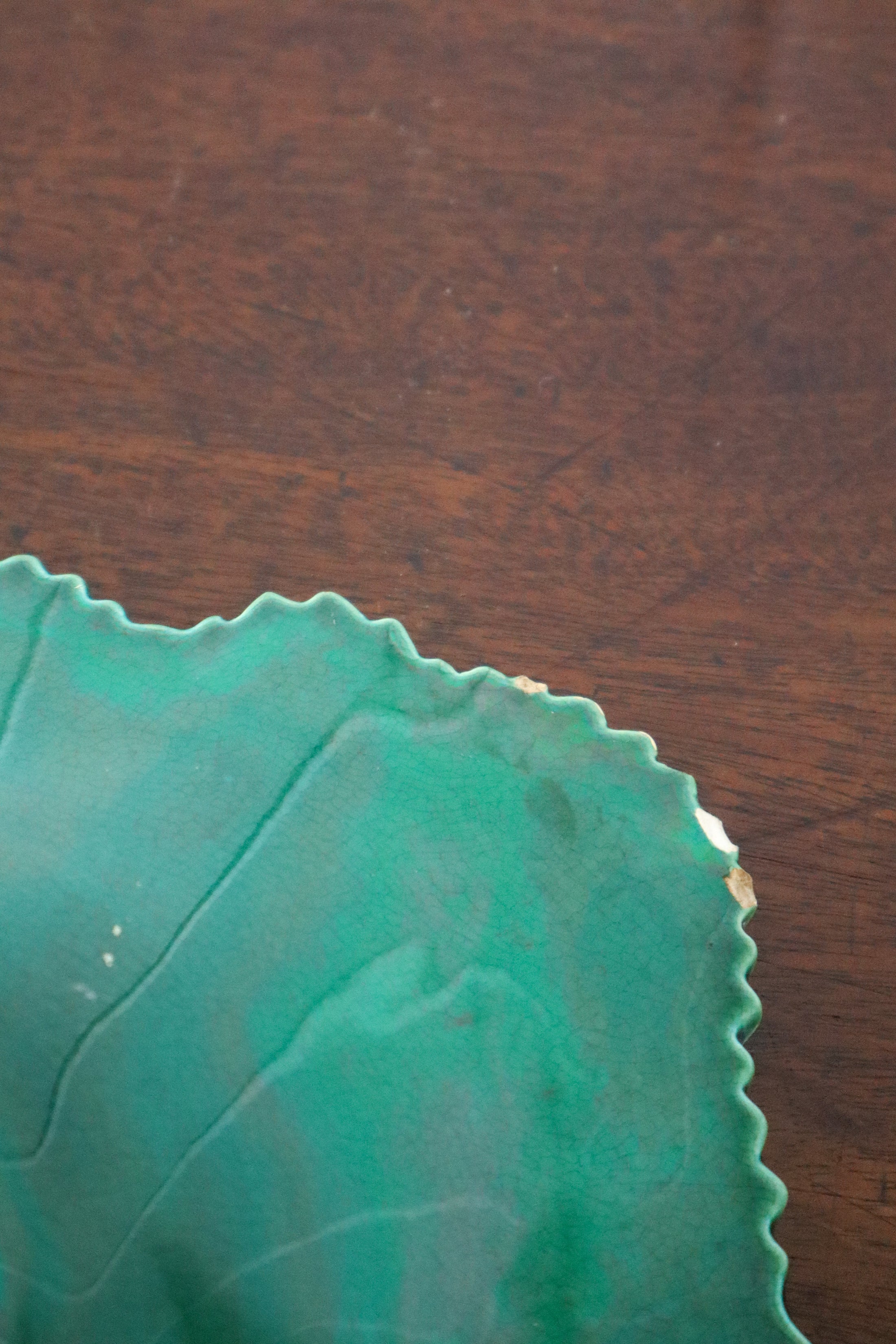 Copeland (c. 1860-1875) Green Majolica Overlapping Large Leaf Server