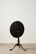 Load image into Gallery viewer, 19th Century English Birdcage Lamp Table with Inlaid Edge
