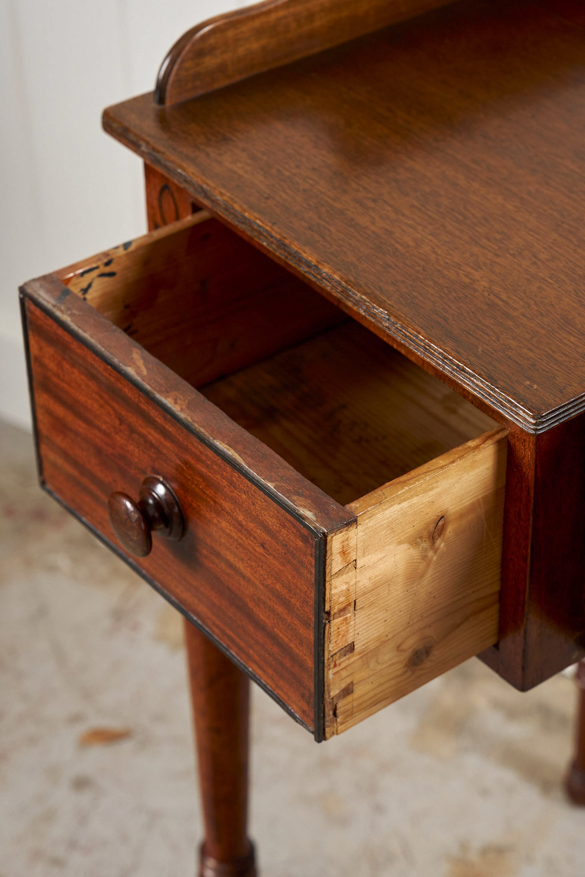 Victorian Mahogany Veneer 3-Drawer Desk