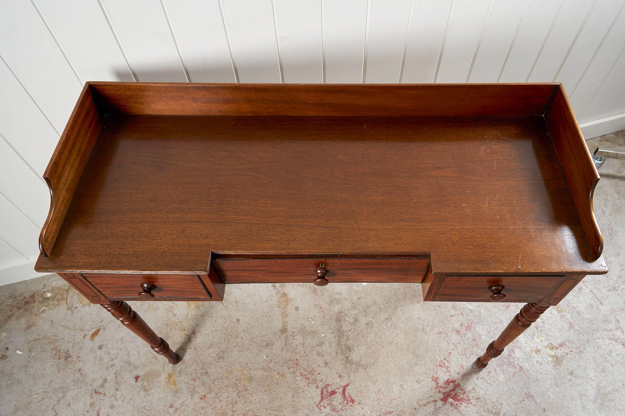 Victorian Mahogany Veneer 3-Drawer Desk