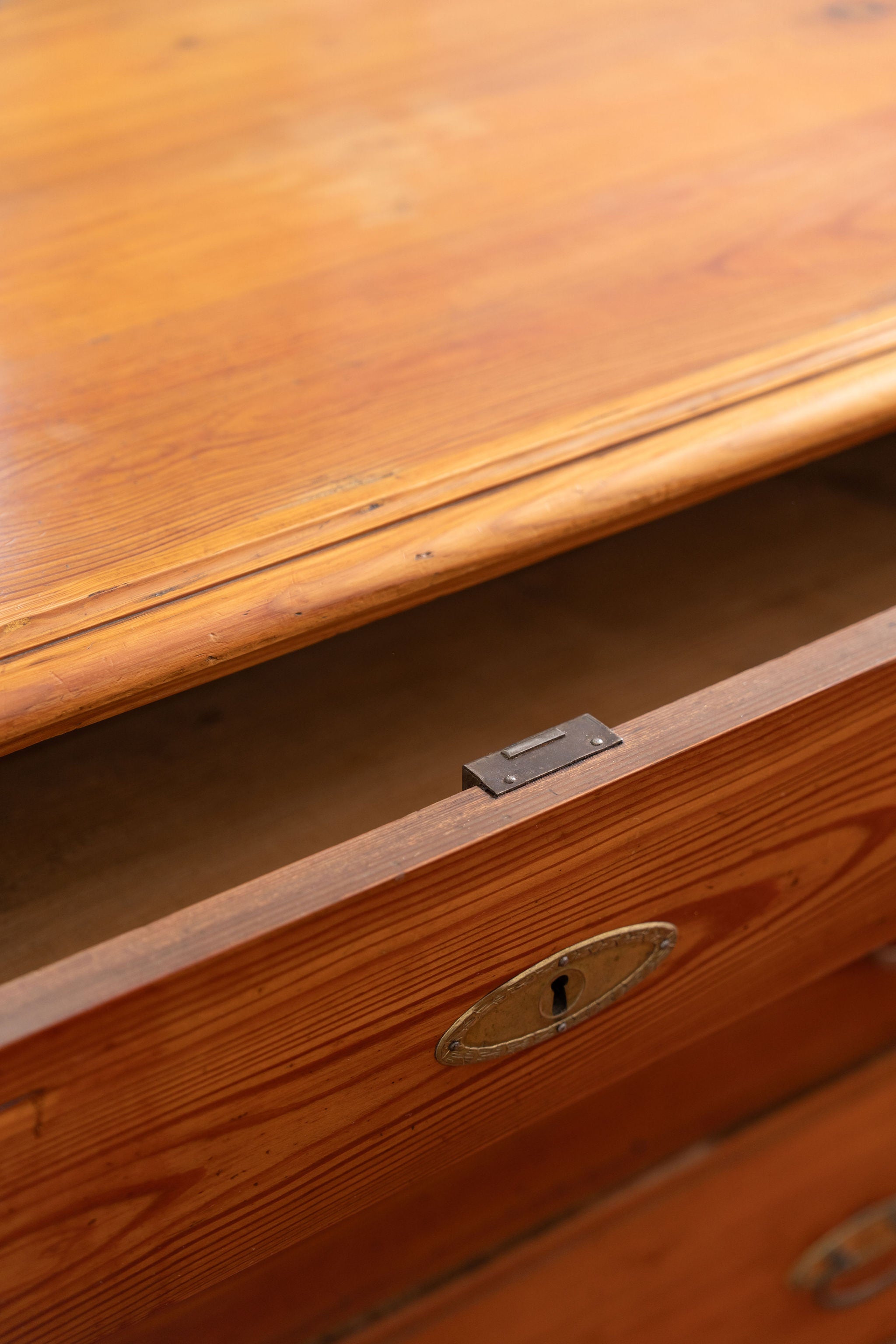 19th Century European Stained Pine Large 4-Drawer Dresser with Double Pulls