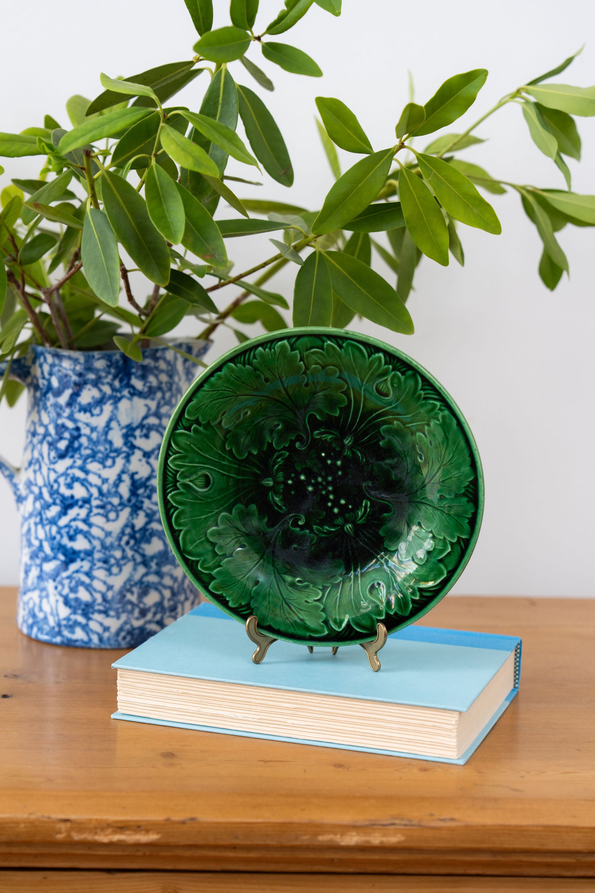 Antique Green Majolica Leaf Pattern 8.5” Plate