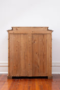 Load image into Gallery viewer, 19th Century European Pine 5-Drawer Dresser with Lift Top
