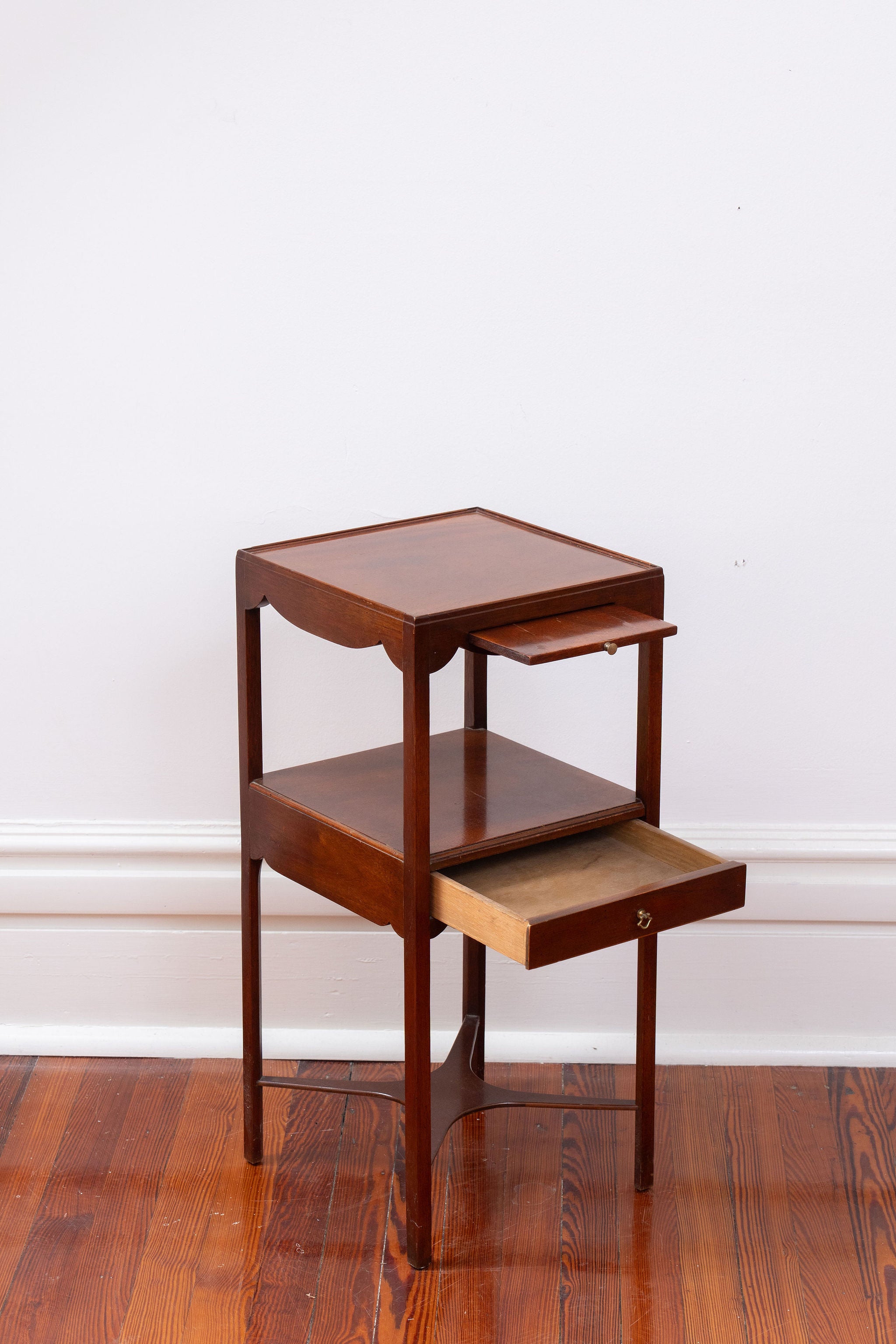 Baker Small Mahogany 2-Tier Table | Historic Charleston Reproductions Collection