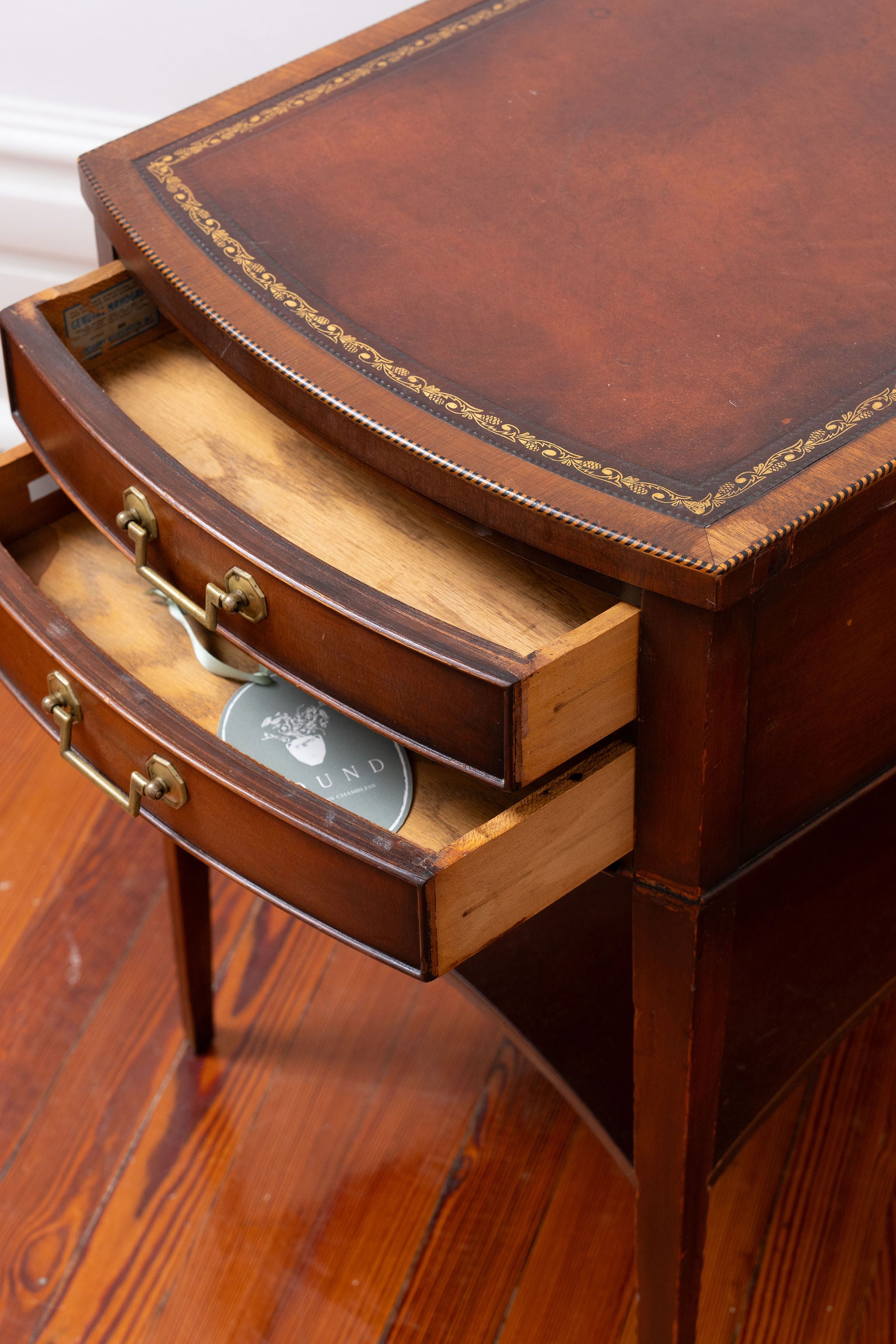 Vintage Hekman Mahogany 2 Drawer Leather Top Side Table