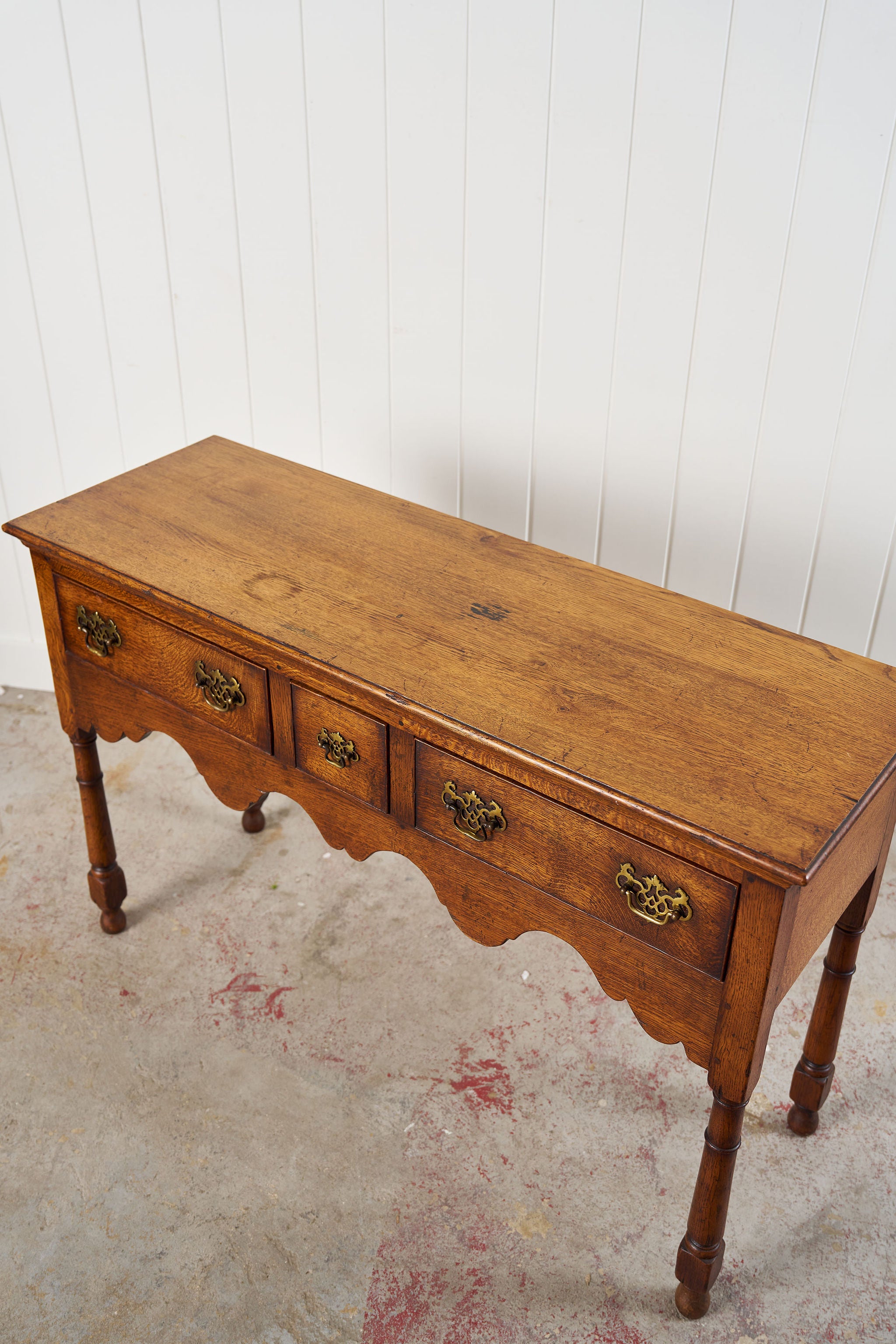 19th Century English Oak Dresser Base with Scalloped Apron