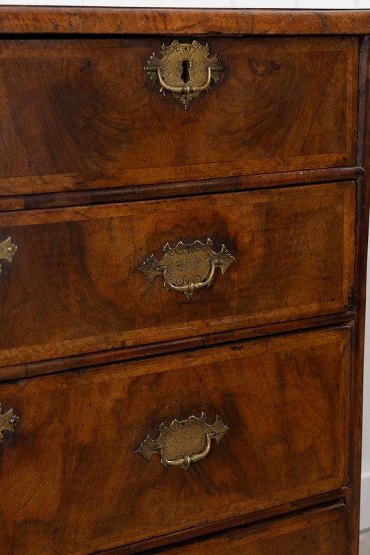Early 18th Century William & Mary Burl Walnut Chest of Drawers with Inlay Top on Bun Feet (c. 1720)