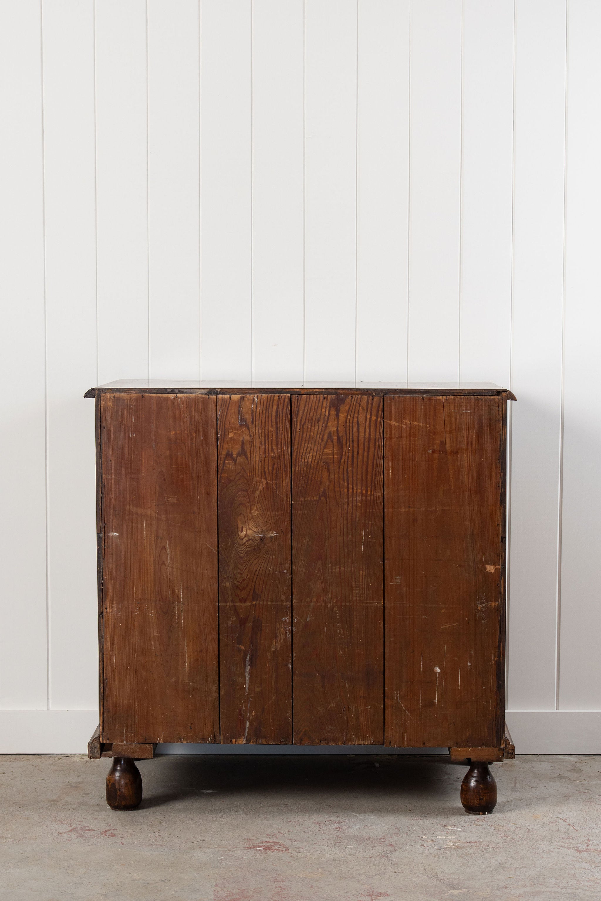 Early 18th Century William & Mary Burl Walnut Chest of Drawers with Inlay Top on Bun Feet (c. 1720)