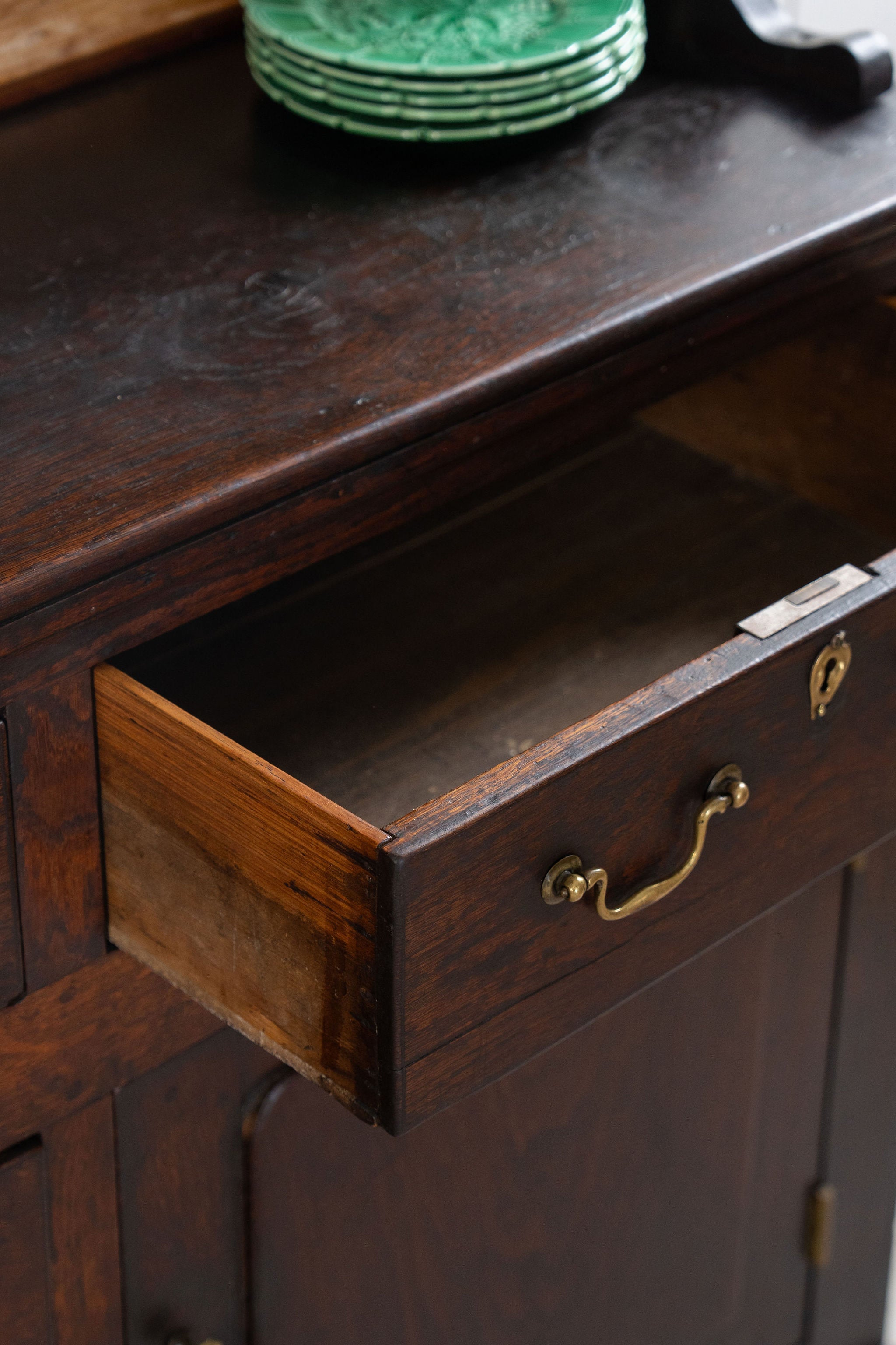 18th Century Oak Buffet + Plate Rack with Scalloped Detailing (c. 1770)