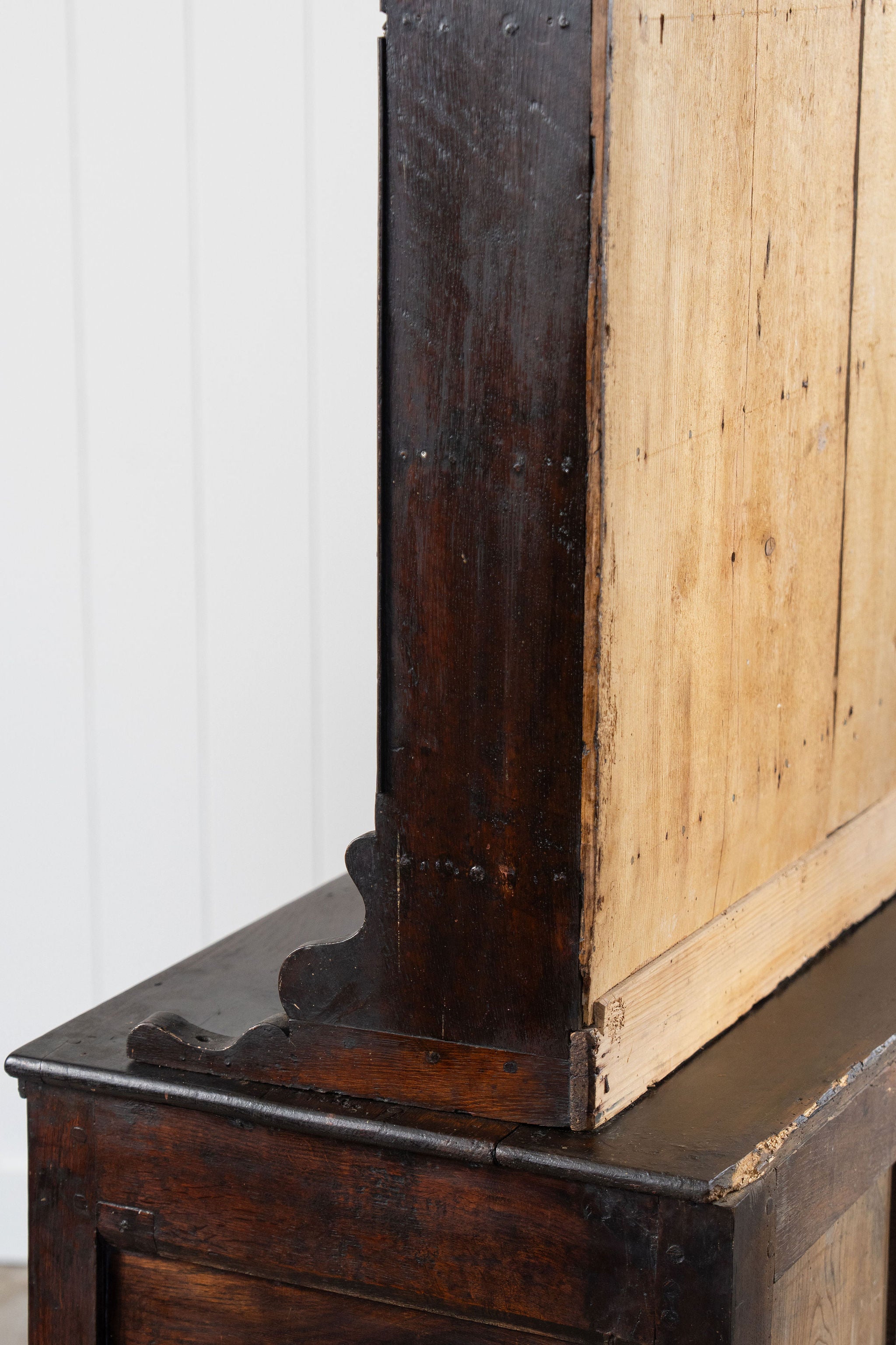 18th Century Oak Buffet + Plate Rack with Scalloped Detailing (c. 1770)