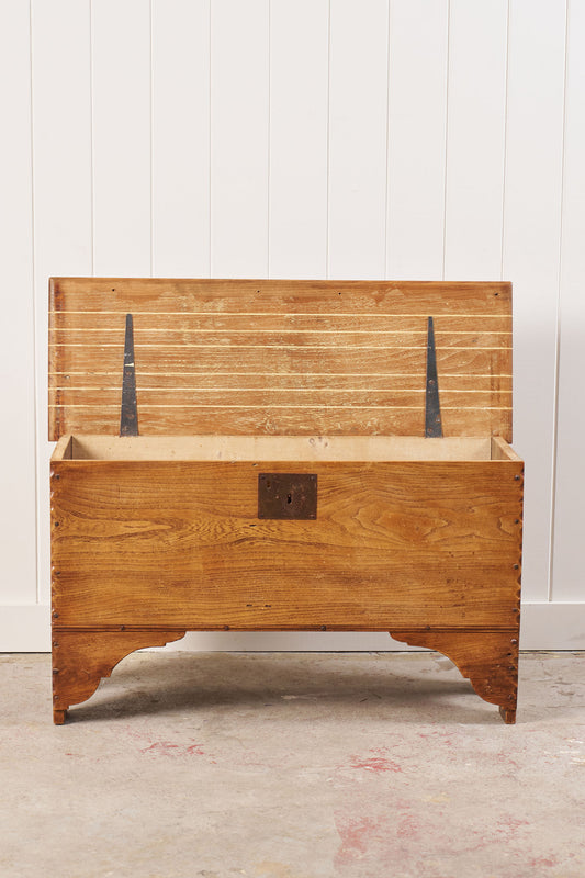 Elm Wood Blanket Chest with Notched Edge
