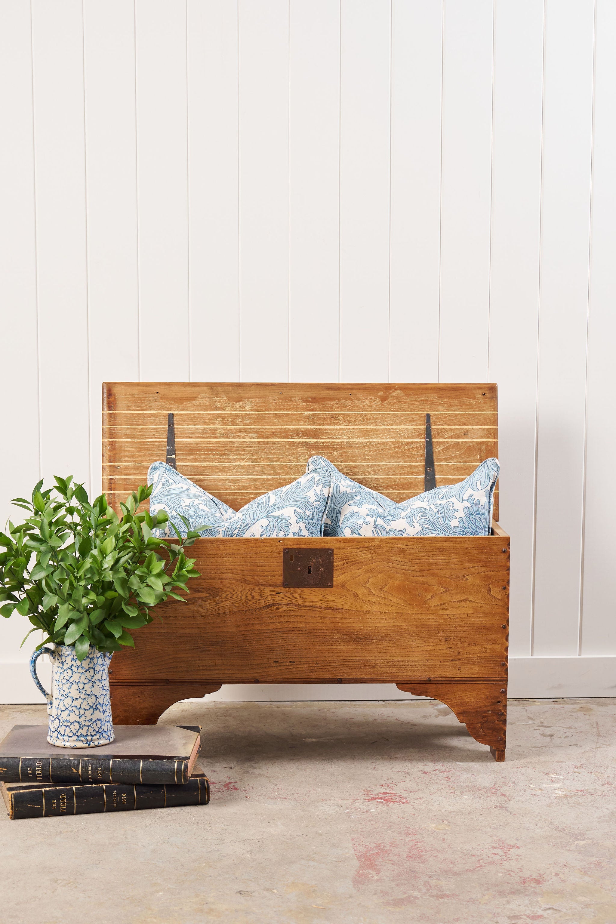 Elm Wood Blanket Chest with Notched Edge