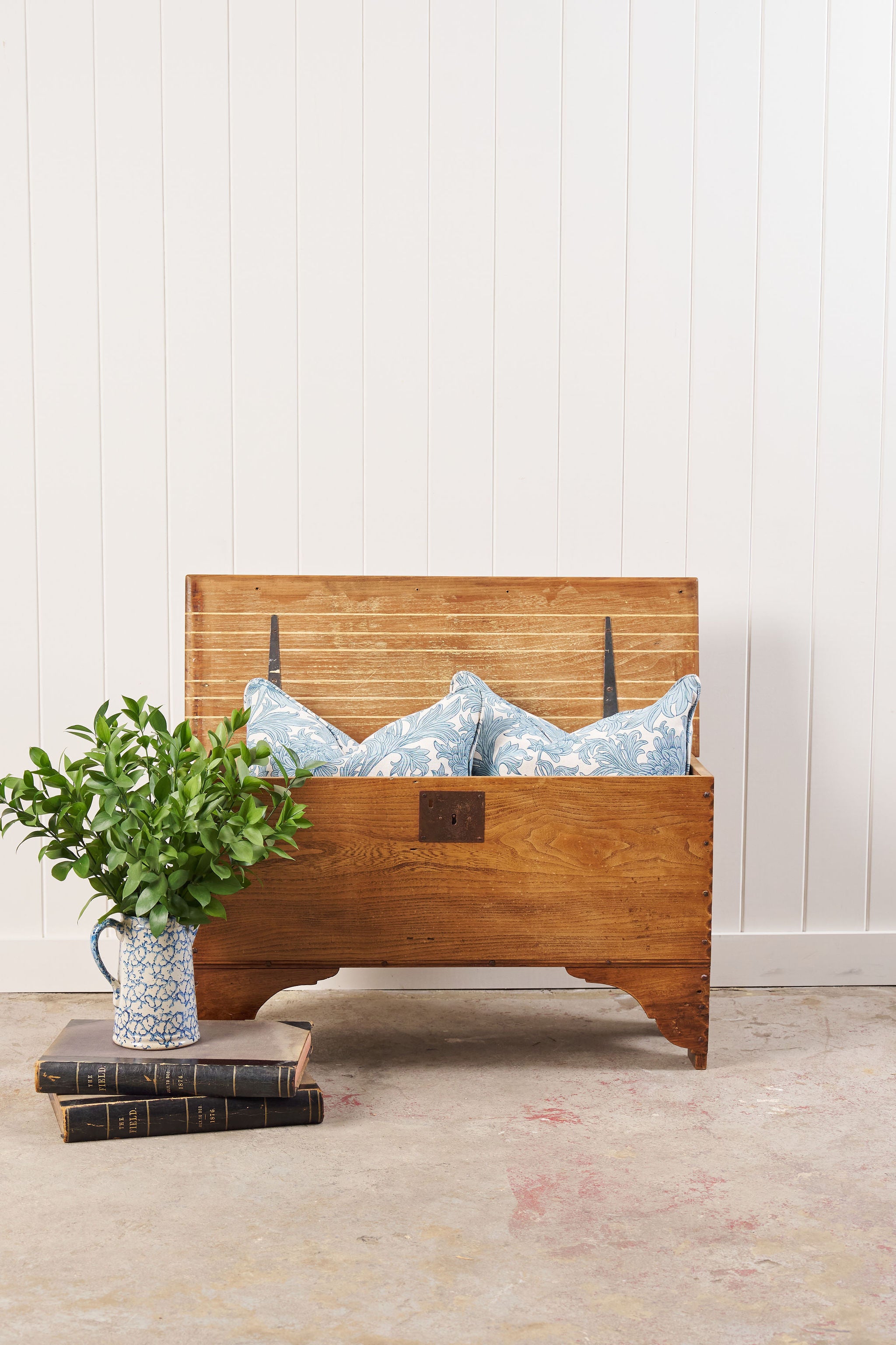 Elm Wood Blanket Chest with Notched Edge