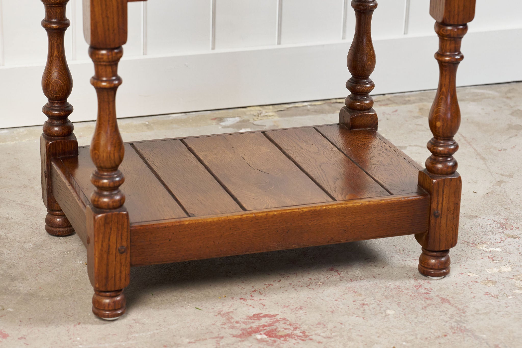 Yorkshire Two-Tier Oak Side Table with Scalloped Apron