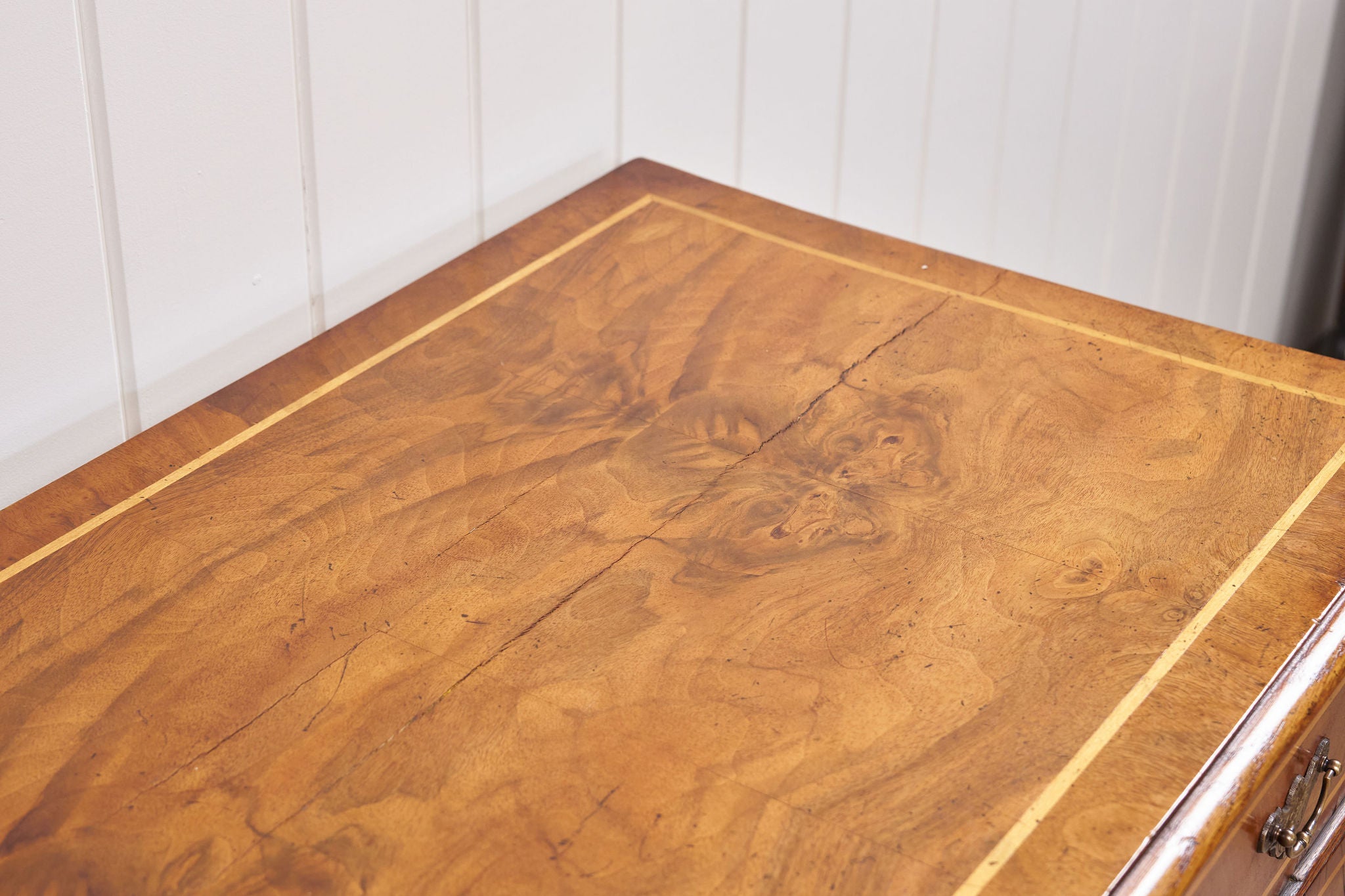Early 19th-Century English Walnut Chest of Drawers with Inlay