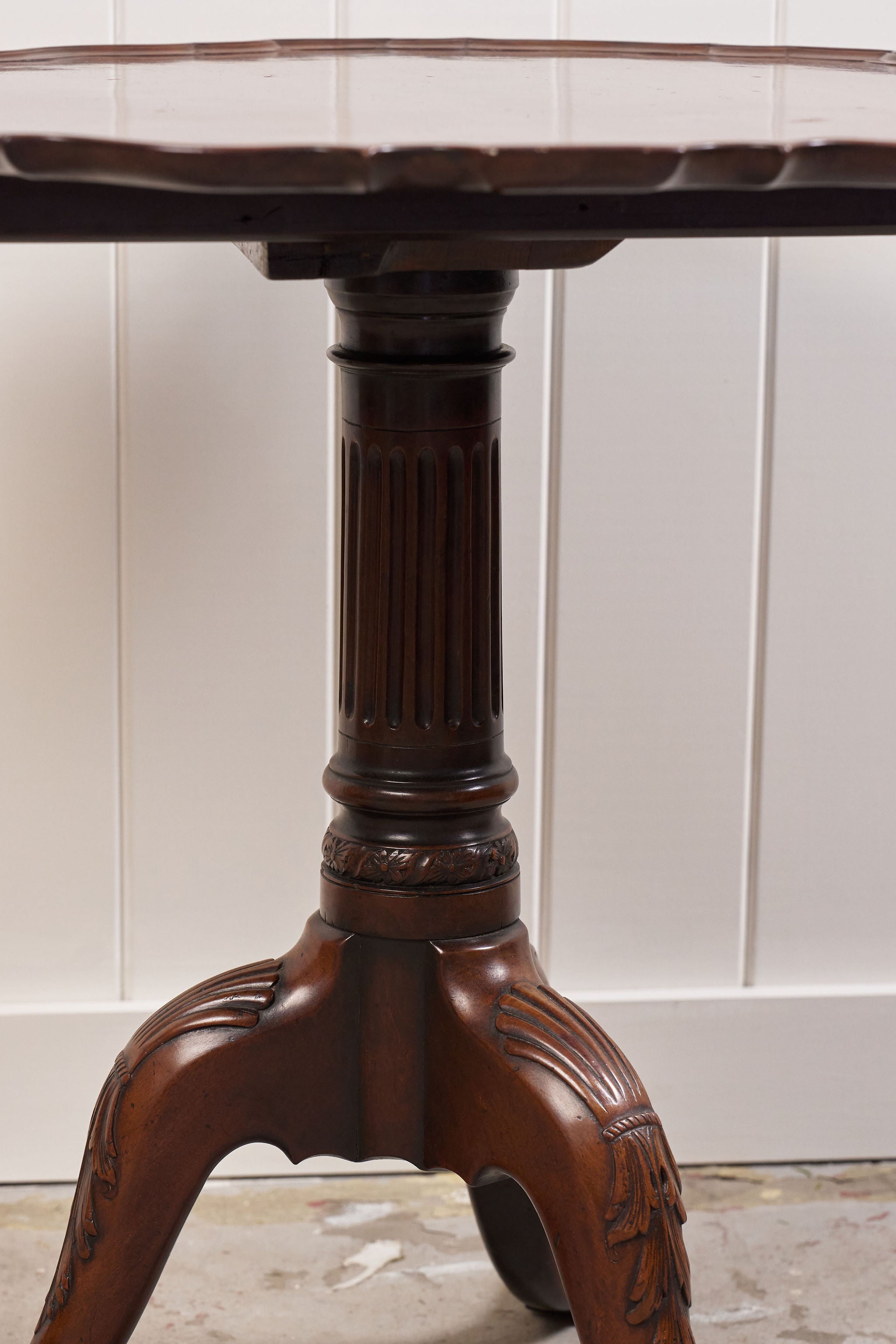 Carved Mahogany Chippendale Tilt-Top Pie Crust Side Table