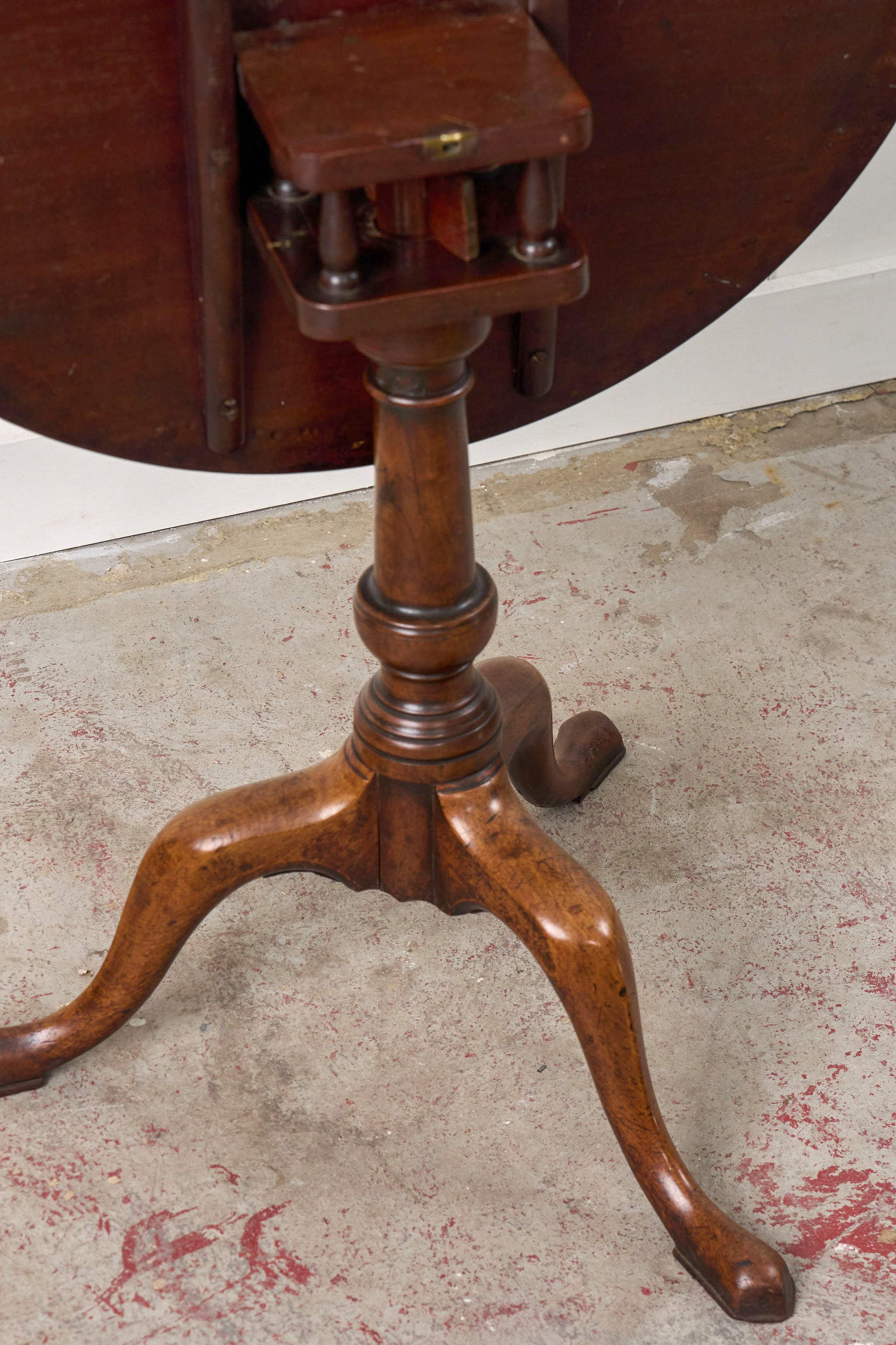 Georgian Tripod Rotating Table With Cage