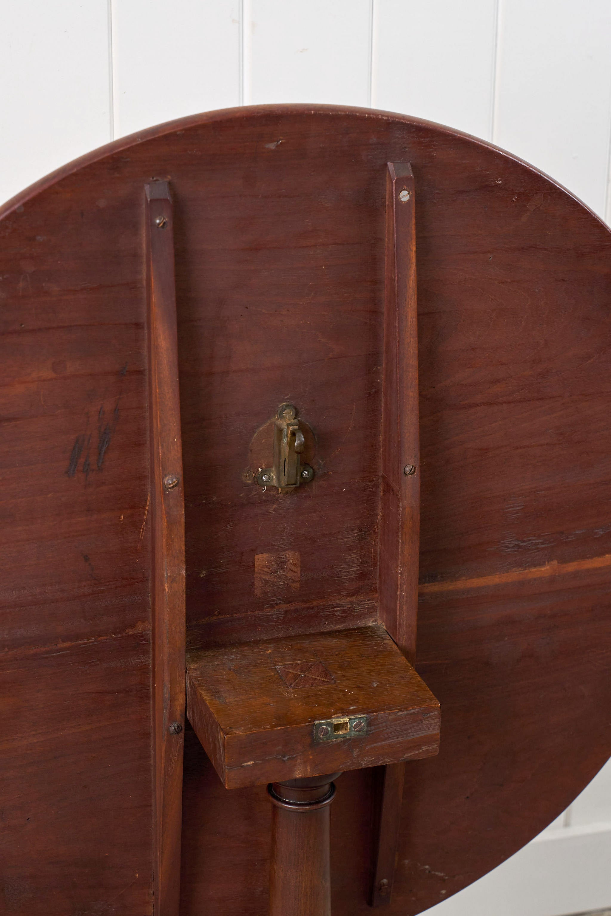 George III Mahogany Pedestal Breakfast/Lamp Table
