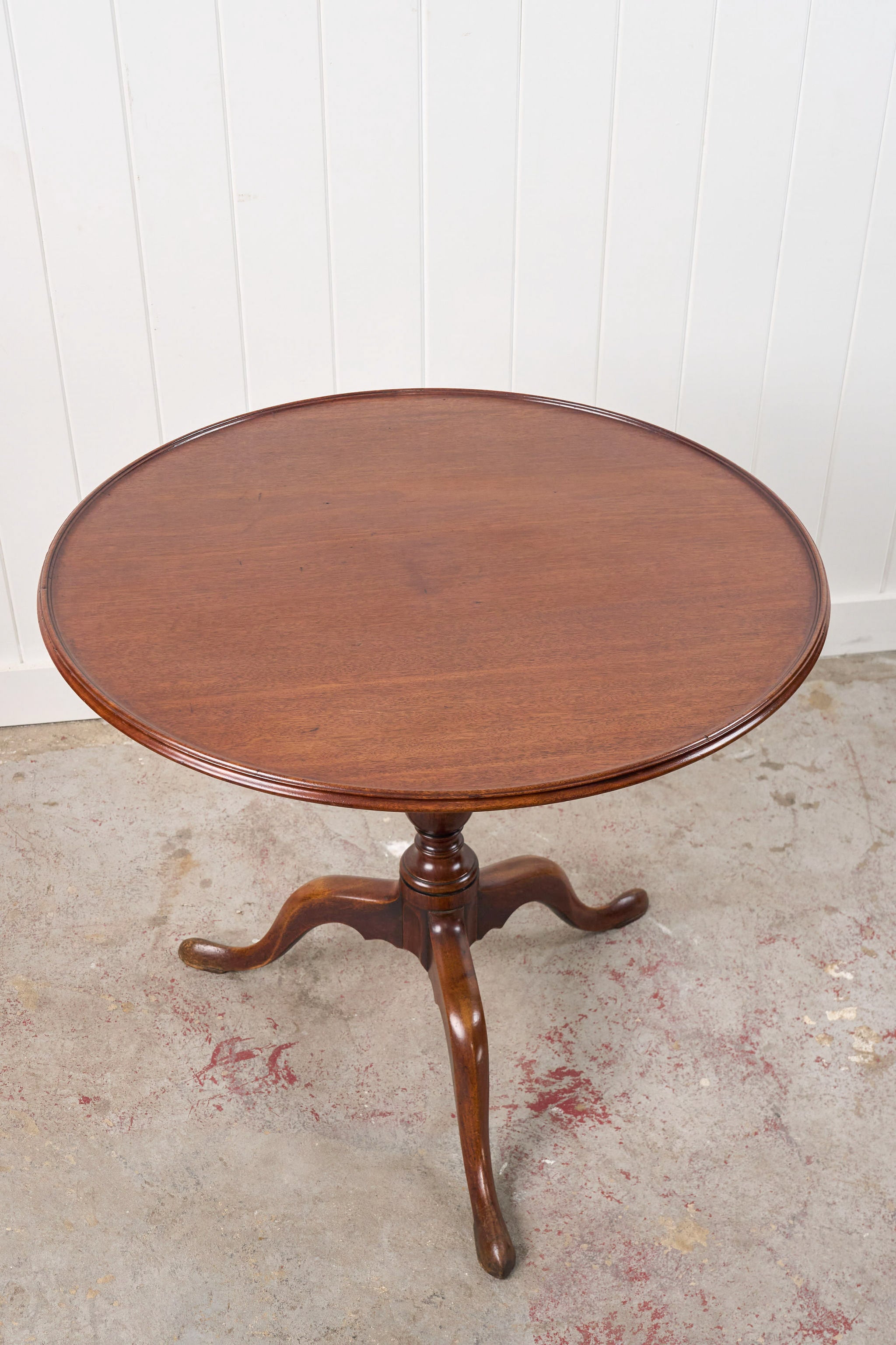 Georgian Pedestal Breakfast Table with Lip