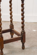 Load image into Gallery viewer, Antique English Round Oak Barley Twist Table With Scalloped Edge
