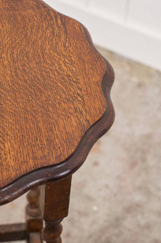 Antique English Round Oak Barley Twist Table With Scalloped Edge