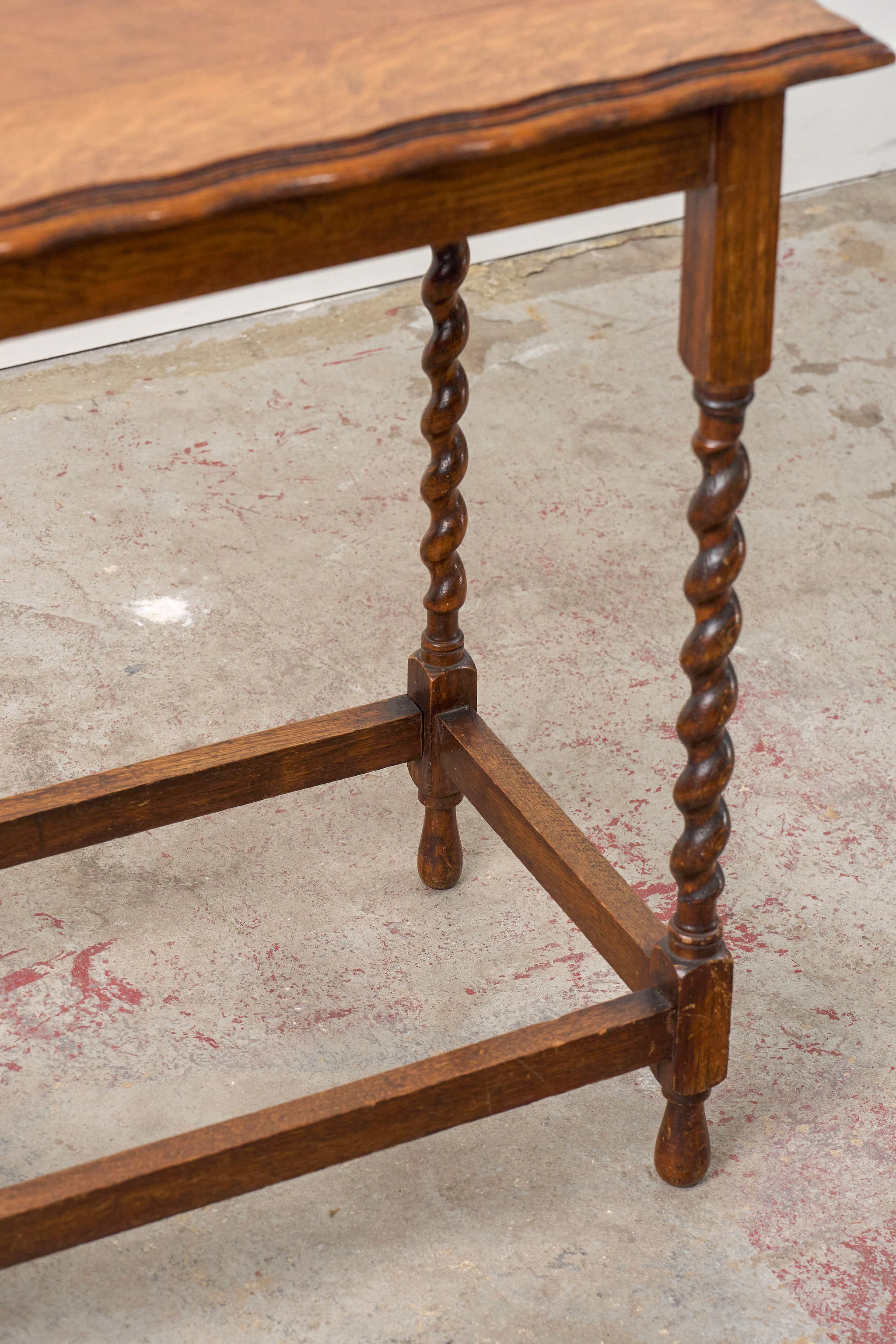 Honey Oak Tiger Barley Twist Table w/ Scallop Edge