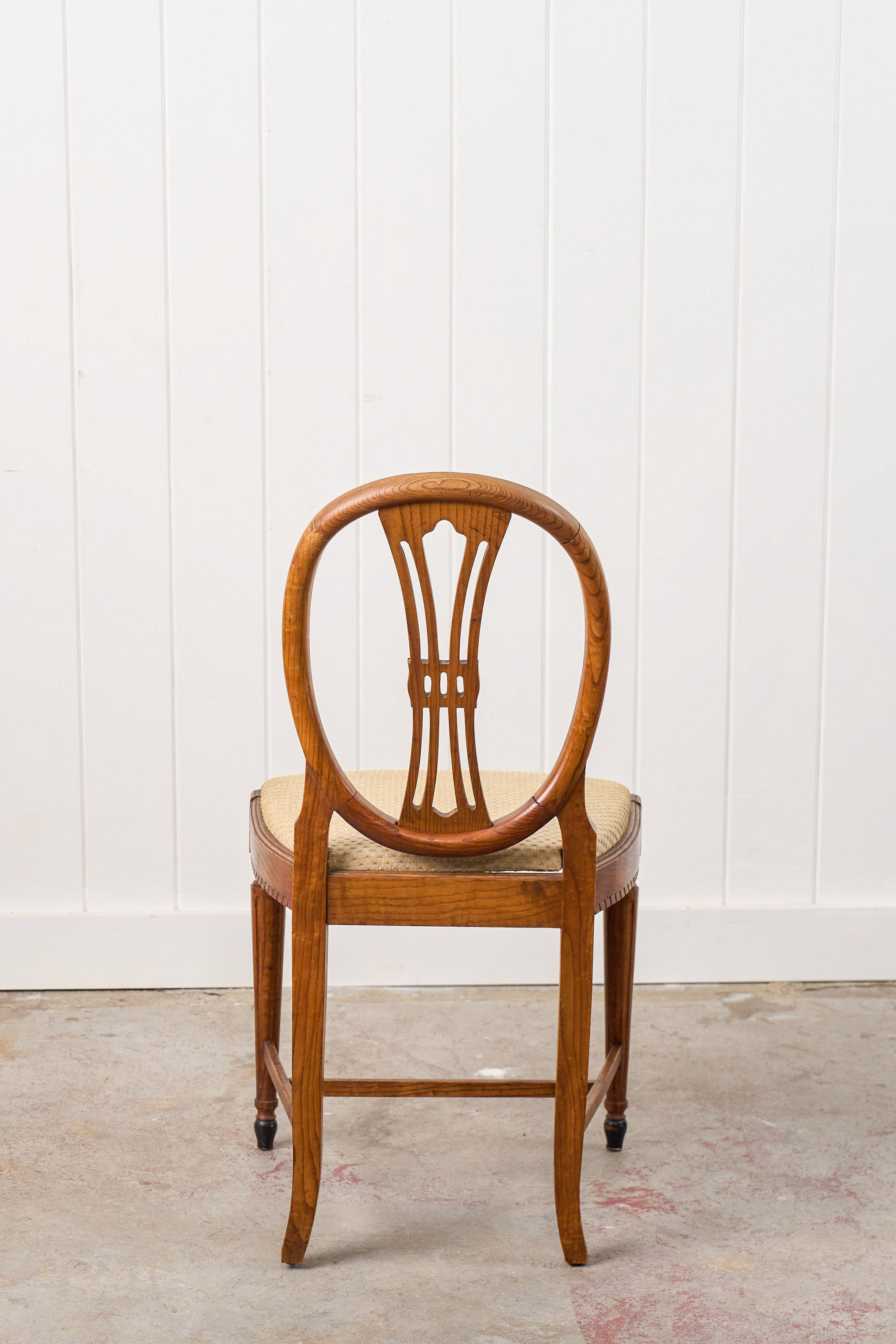 Antique Oval Back Oak Chair (SINGLE)