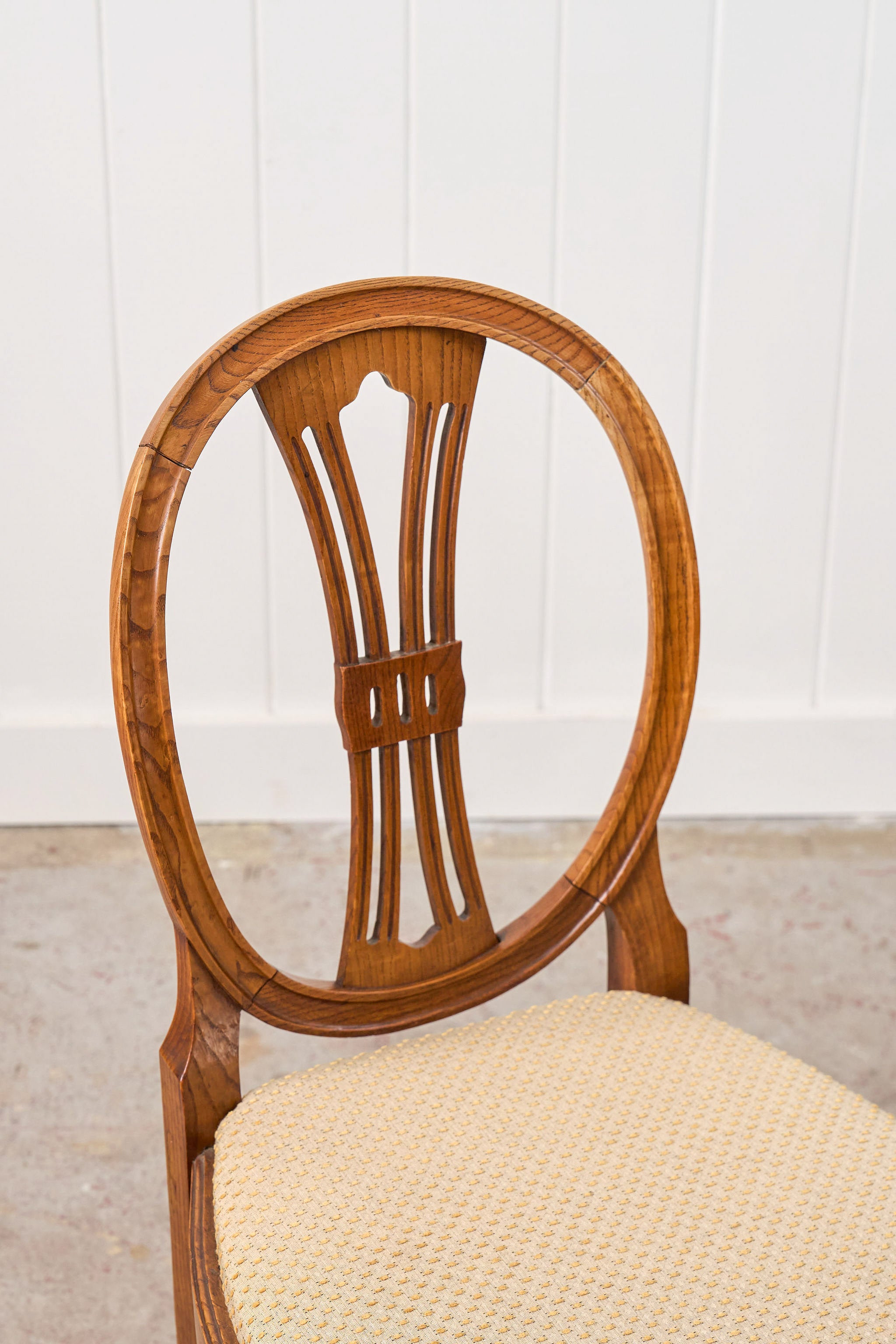 Antique Oval Back Oak Chair (SINGLE)