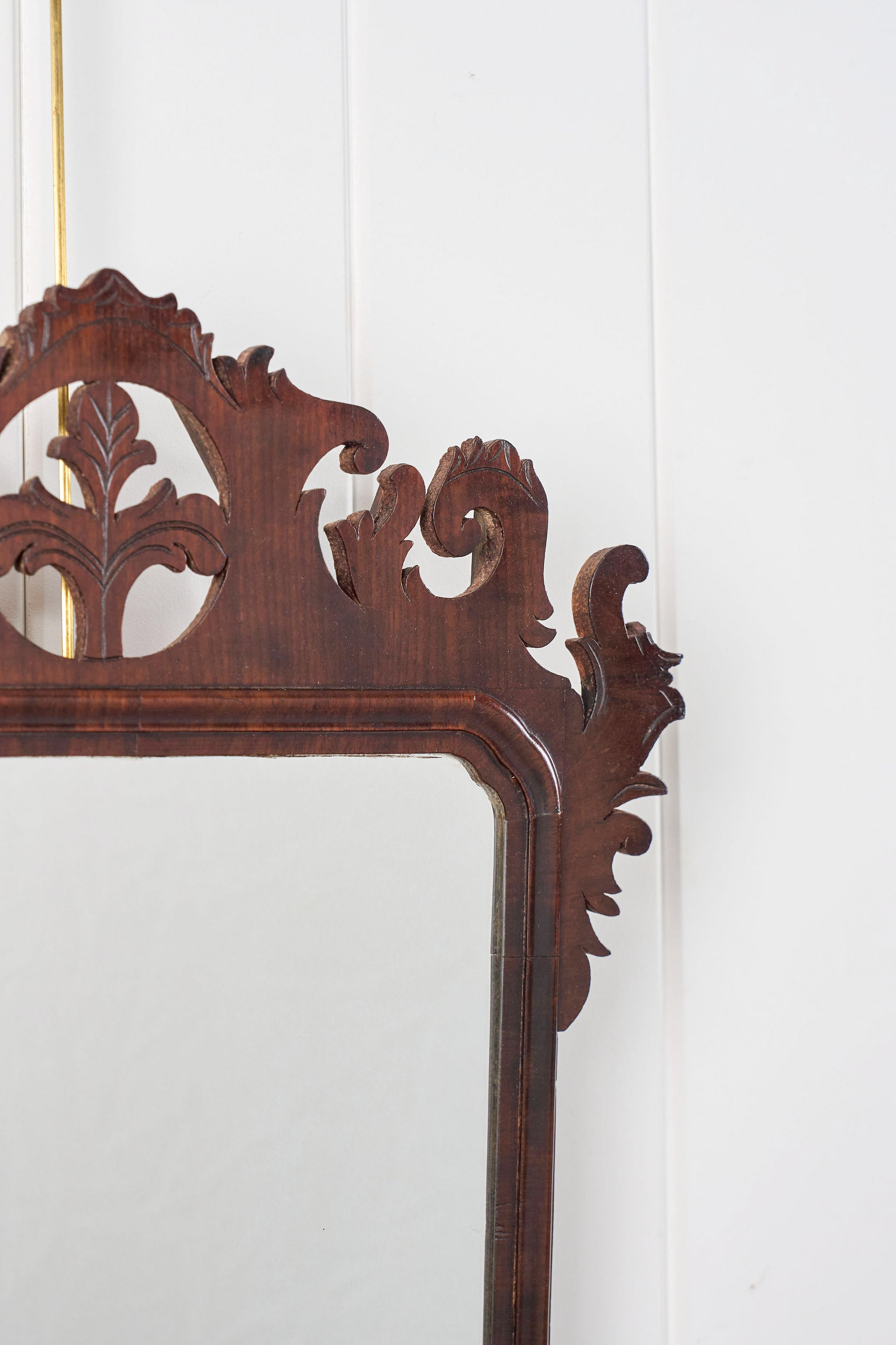 Georgian Mirror with Leaf Center Detail