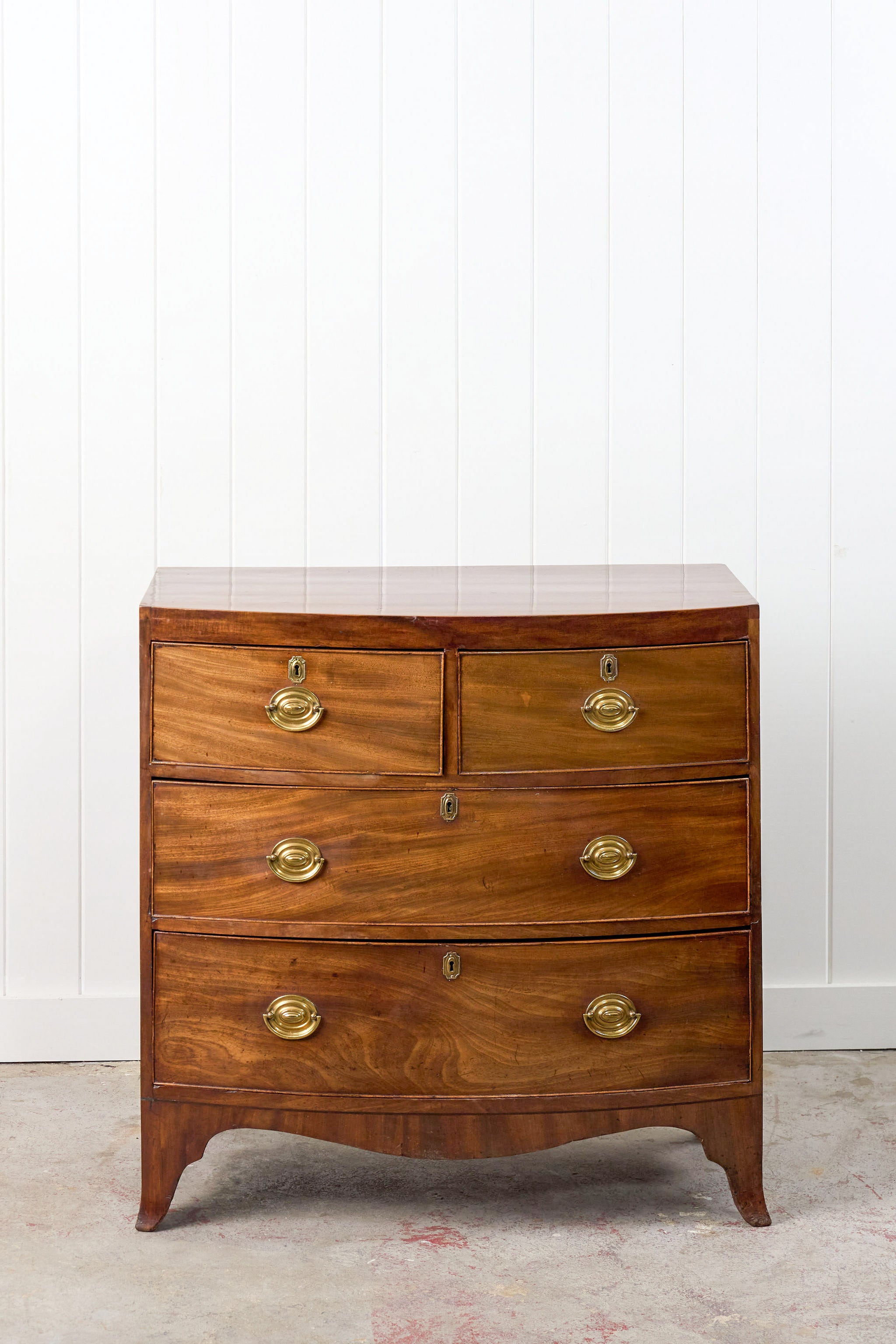 Regency Mahogany 2 Over 2 Bowfront Chest on Splay Feet (c. 1820)
