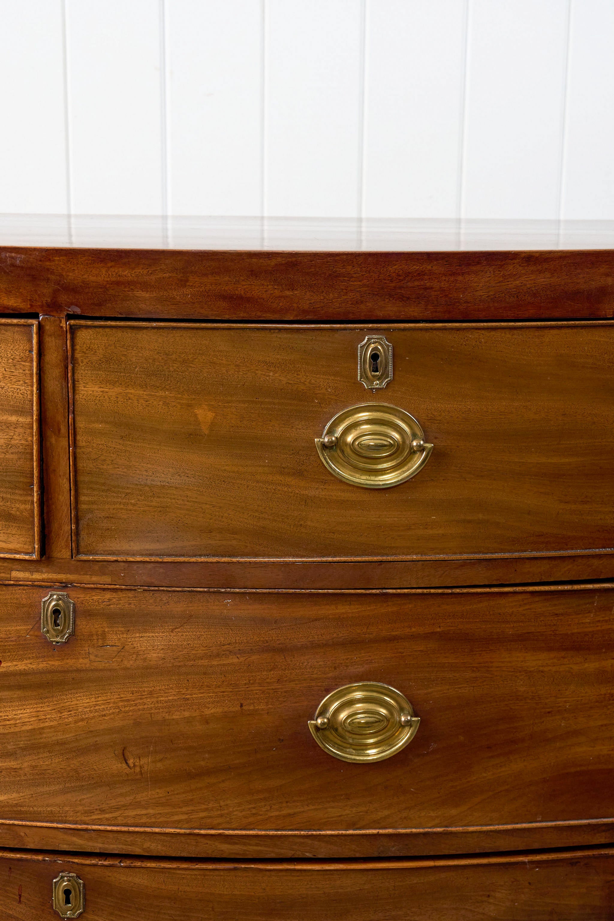 Regency Mahogany 2 Over 2 Bowfront Chest on Splay Feet (c. 1820)