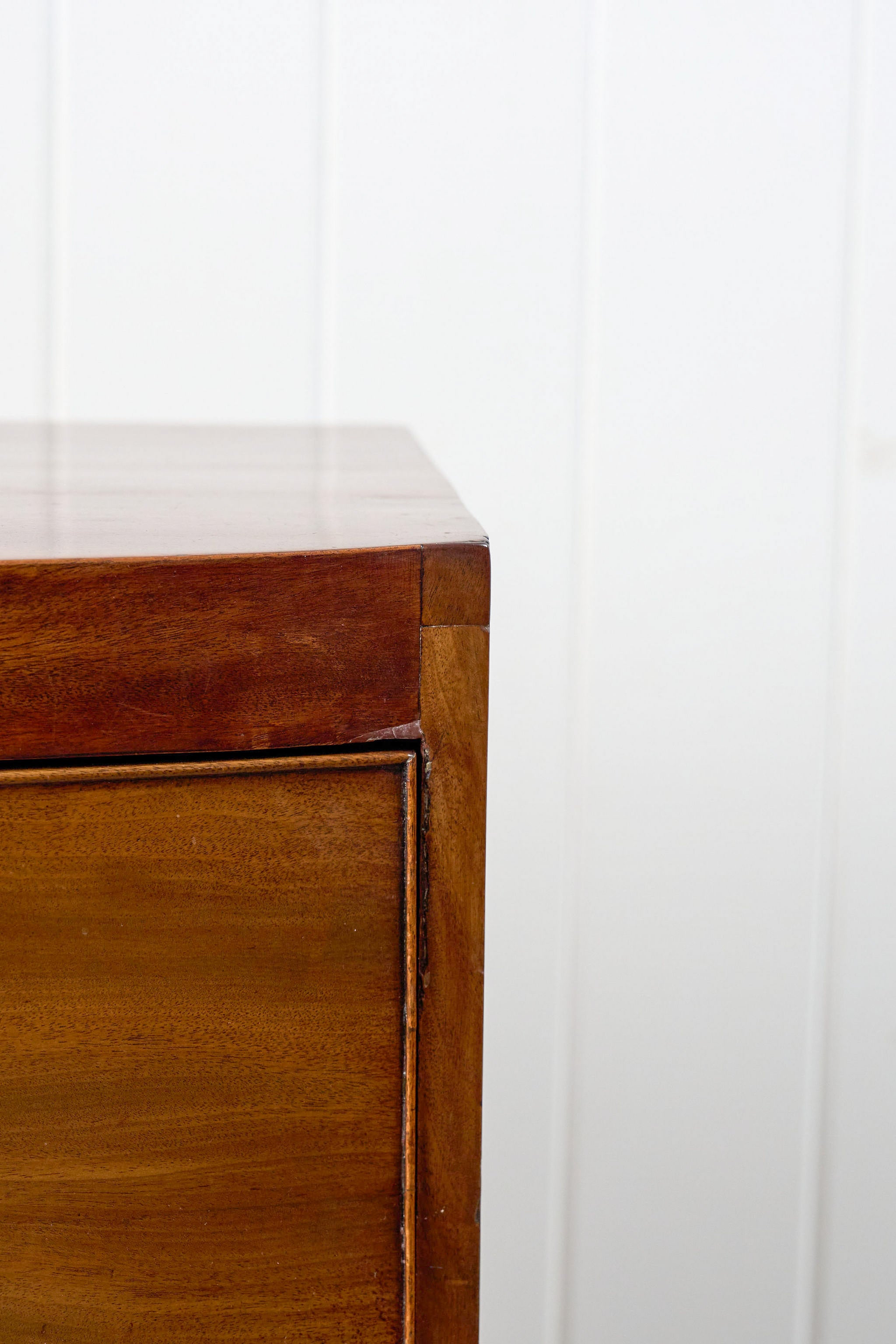 Regency Mahogany 2 Over 2 Bowfront Chest on Splay Feet (c. 1820)