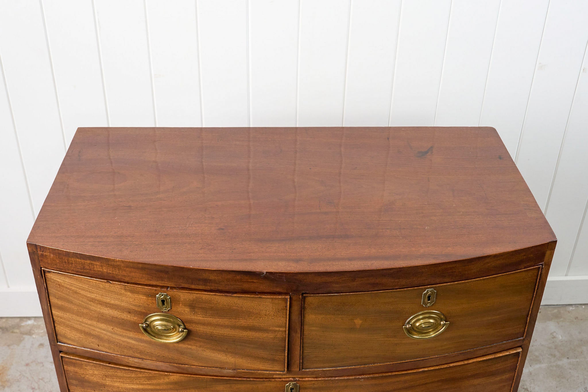 Regency Mahogany 2 Over 2 Bowfront Chest on Splay Feet (c. 1820)