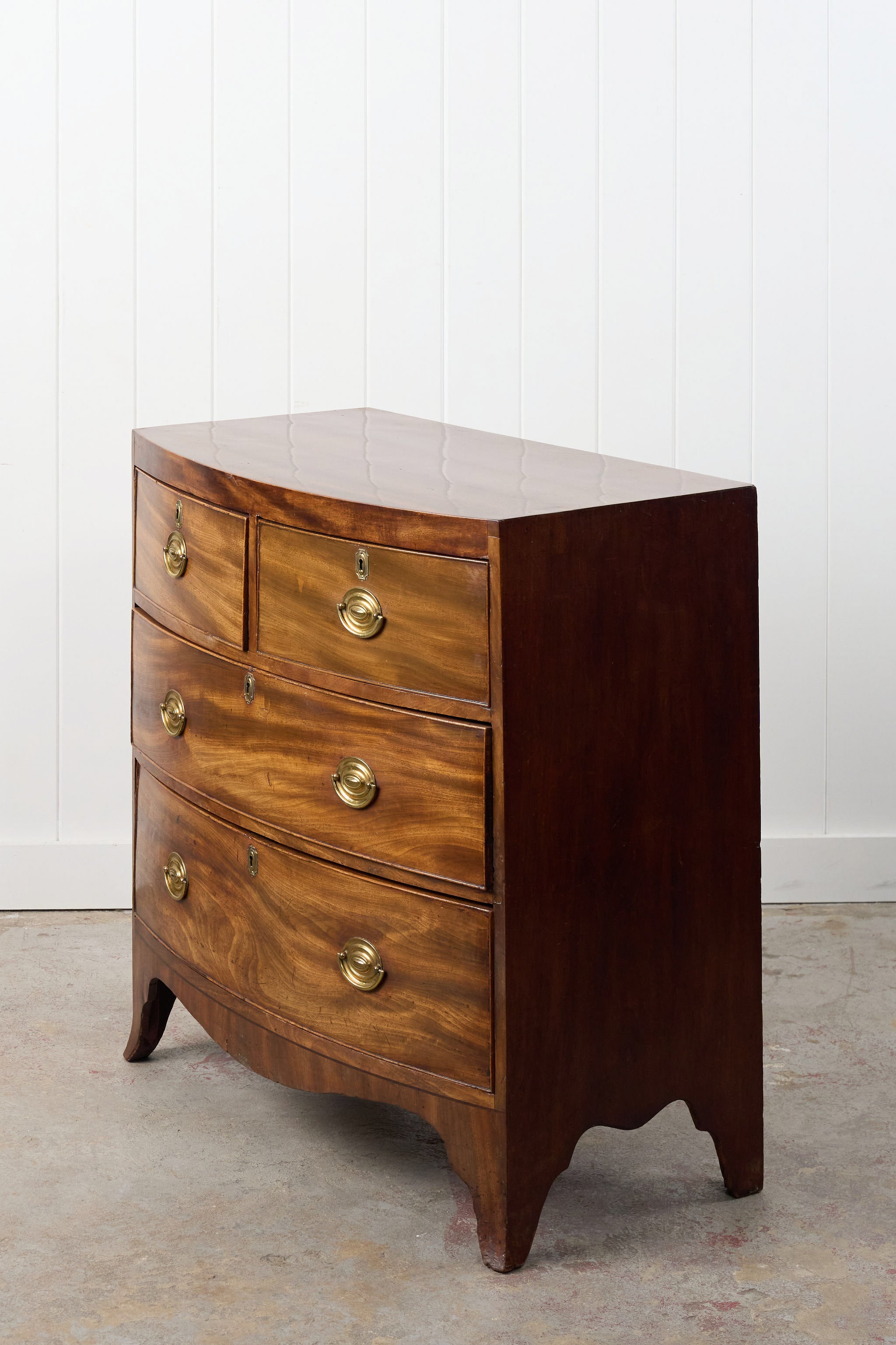 Regency Mahogany 2 Over 2 Bowfront Chest on Splay Feet (c. 1820)