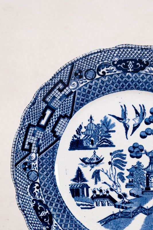 Antique 1907 Buffalo Pottery Chinoiserie Blue Willow Plate
