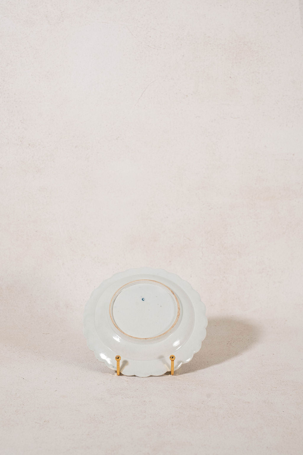 Worcester Pinecone Blue & White Scalloped Plate (c. 1770)